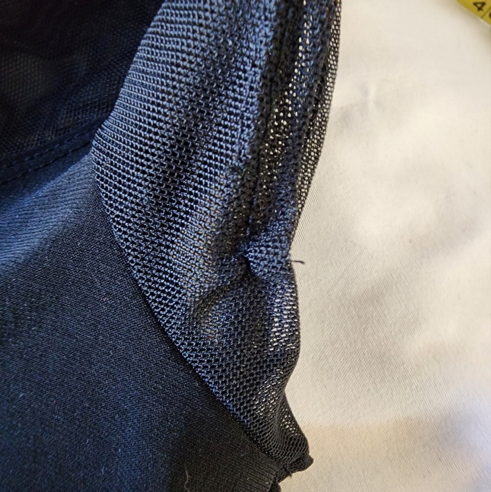 Black shirt with mesh - Picture 7 of 7
